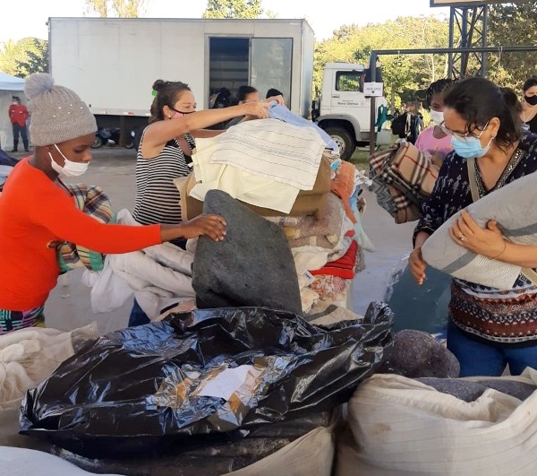 Fundo Social de Nova Odessa realiza último ‘Bazar Itinerante’ da Campanha do Agasalho