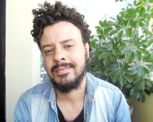 Ilustrador ministra palestra sobre o poder das imagens na Emef Palioto