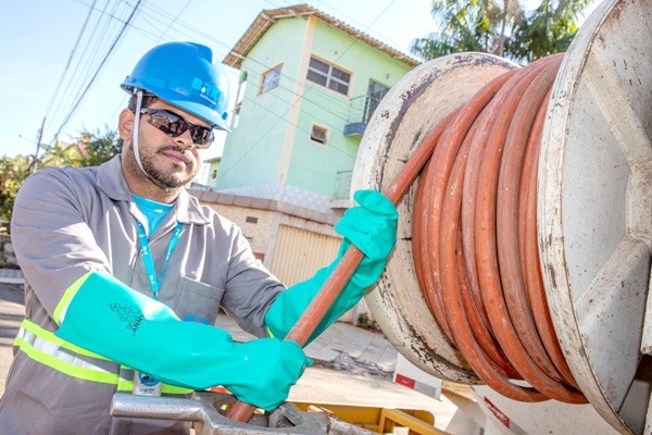 BRK instala hidrante no sistema de distribuição de água nesta segunda
