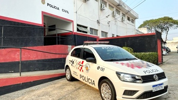 Após acompanhamento policial, homem é preso com carro furtado em Sumaré