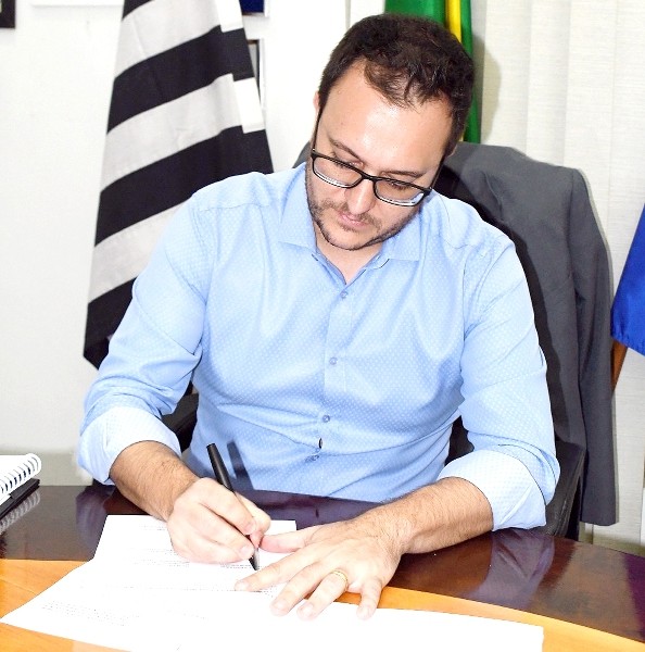 Prefeito Luiz Dalben sanciona lei que reajusta aposentadorias em Sumaré