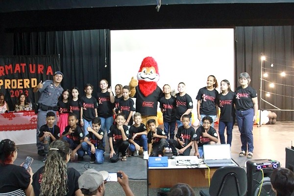 260 alunos da rede municipal celebram formatura do Proerd em Hortolândia
