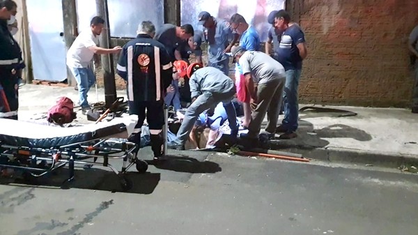 Jovem é resgatada ao ficar presa dentro de bueiro em Hortolândia