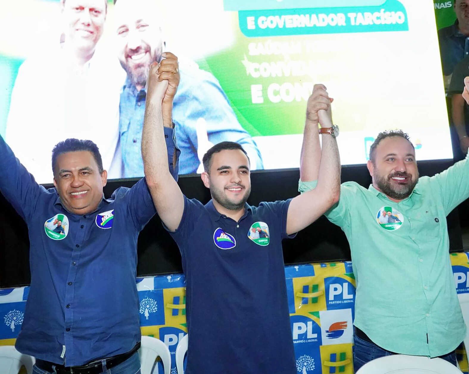 Henrique do Paraíso oficializa candidatura a prefeito e anuncia André da Farmácia como vice