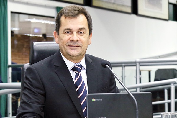 Candidato a vice de Danilo Barros promulga ‘contrato verbal’ para pequenas compras em Paulínia