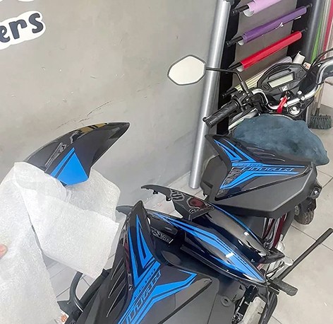 Entregadora é baleada e tem moto roubada em Hortolândia