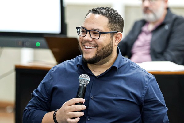Danilo Barros sanciona lei para reduzir amputações em diabéticos de Paulínia