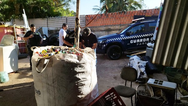 GMs fiscalizam 84 estabelecimentos e apreendem 500 kg de cobre na RMC