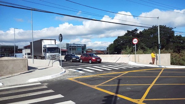 Viaduto do Jardim Rosolém já está em operação e motoristas devem ter atenção redobrada