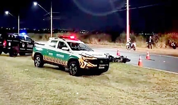 Motociclista morre após bater em poste na região do Sambódromo, em Paulínia