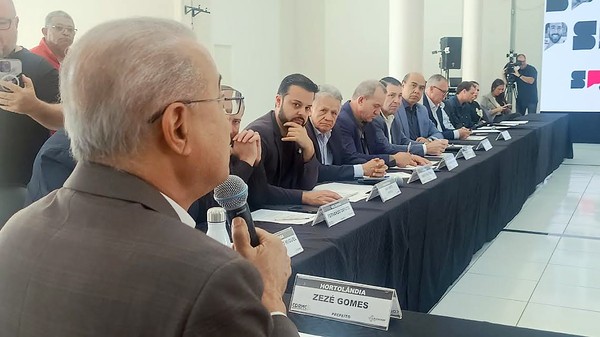 Zezé Gomes cobra ações emergenciais do Estado e regionalização da saúde