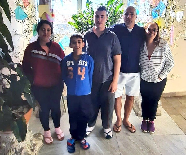 Pais compartilham rotina de amor e os desafios da paternidade atípica