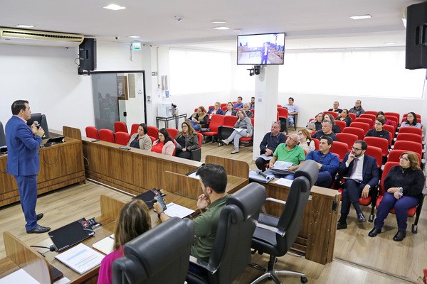Seminário esclarece a servidor sobre aposentadoria na Câmara de Sumaré