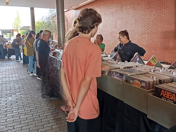 Shopping ParkCity Sumaré promove 2ª Feira de Discos neste sábado (13)