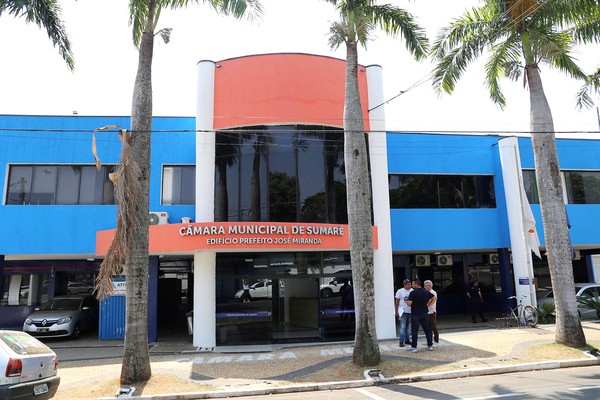 Justiça suspende reajuste salarial de secretários em Sumaré