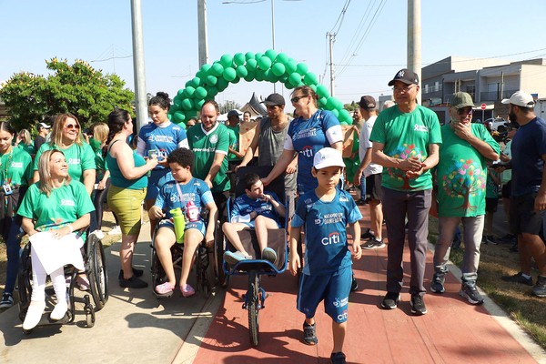 Caminhada inclusiva reúne cerca de 1 mil pessoas em Hortolândia