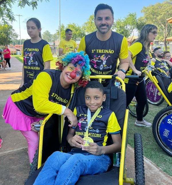 ‘Mania de Tampinhas’ em prol da ONG Pernas da Alegria chega a 52 quilos arrecadados