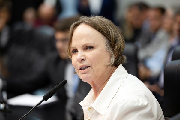 Projeto de Ana Perugini que garante atendimento prioritário a pacientes gravíssimos avança na Alesp