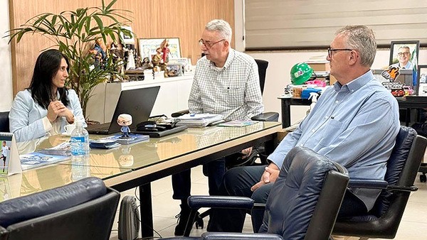 Chico recebe secretária de Estado de Meio Ambiente e discute saneamento