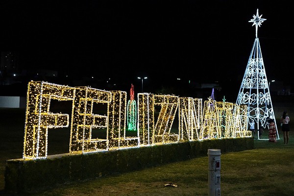 Monte Mor instala decoração de Natal após anos sem comemoração nas ruas