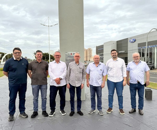 Doação de monumento marca encerramento de celebrações em Americana