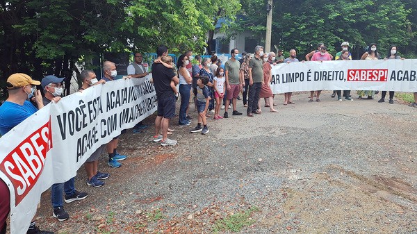 Moradores de Hortolândia voltam a protestar contra mau cheiro da ETE Jatobá; Sabesp reajusta tarifa em 2026