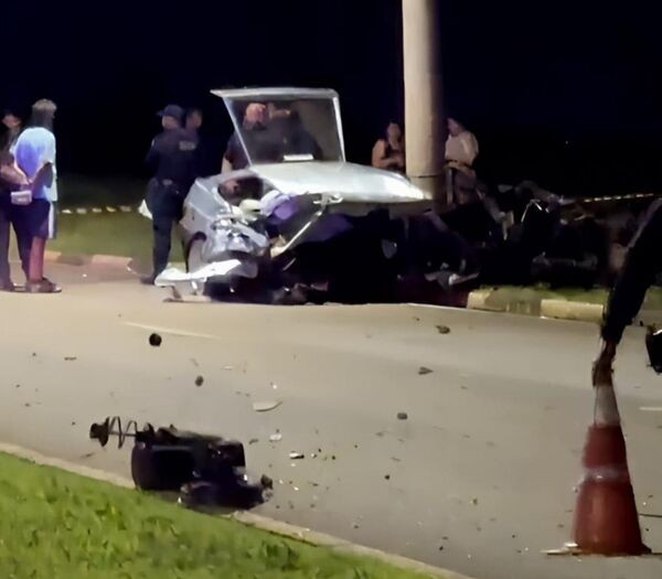 Mulher morre após colisão violenta contra postes em Paulínia