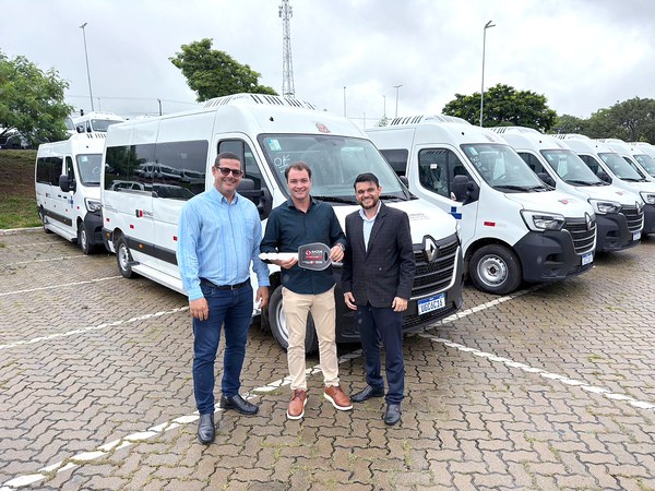 Nova Odessa é contemplada pelo Estado com van para transporte de pacientes