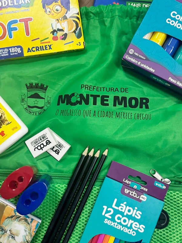Estudantes começam receber mais de 11 mil kits escolares para ano letivo em Monte Mor