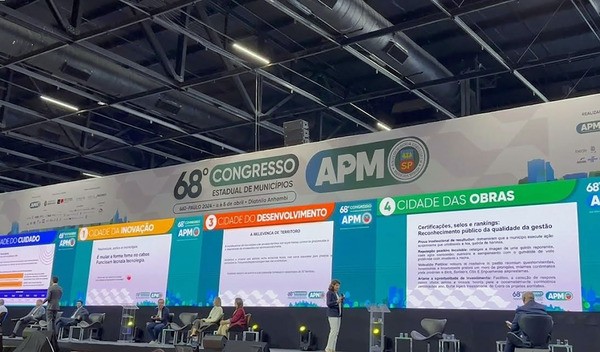 Prefeito Leitinho participa de encontro estadual com foco em gestão pública