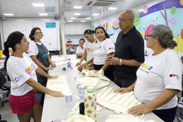 Zezé visita carreta de capacitação e reforça compromisso de novos cursos profissionalizantes em Hortolândia