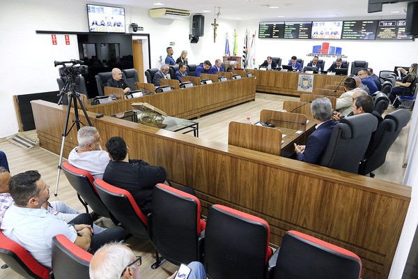 Câmara promulga regra que permite vereadores morarem fora de Sumaré