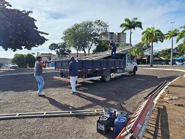 Nova Odessa realiza a montagem de infraestrutura para festa de 121 anos