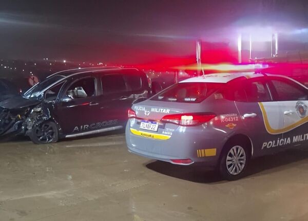 Motorista é preso com carro furtado após sequência de colisões em Sumaré