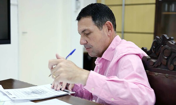 Murilo sanciona reajuste dos servidores e garante mais benefícios em Monte Mor