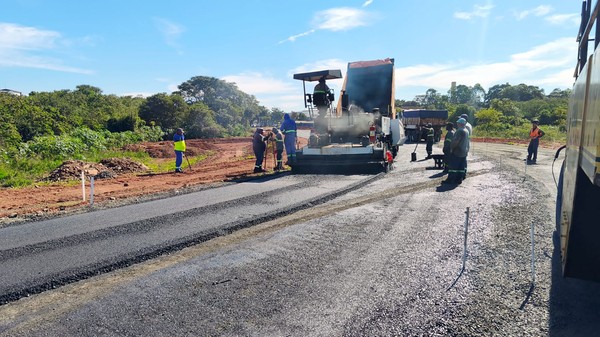 Viaduto da Mancini avança com início da pavimentação asfáltica em Sumaré