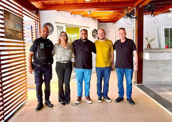 Danilo Barros lança projeto e integra câmeras de moradores junto ao COI