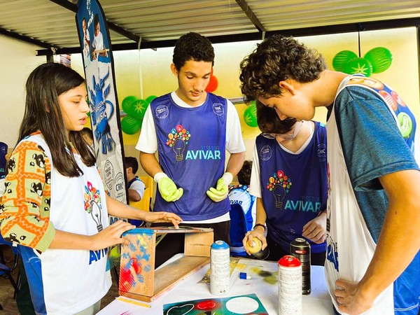 Luthieria sustentável ensina jovens a criar instrumentos em Sumaré