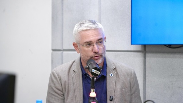 Secretário-executivo do Ministério da Saúde Adriano Massuda visita carreta de exames em Sumaré