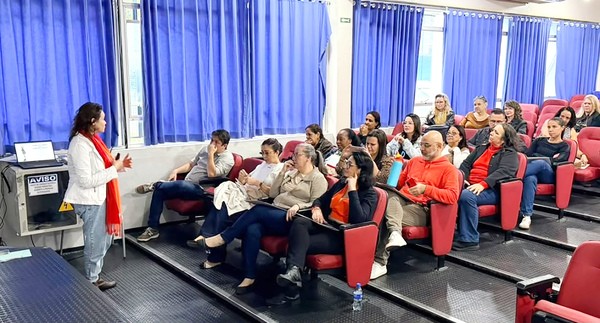 Sumaré capacita gestores escolares para fortalecer liderança e comunicação nas unidades municipais